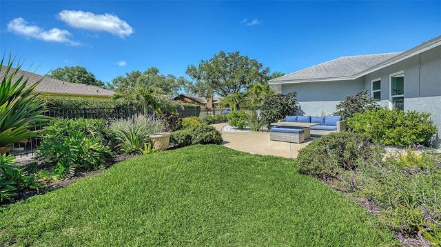 6988 COUNTRY LAKES CIRCLE, Sarasota, FL 34243