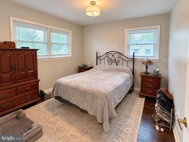 506 GREEN VALLEY RD, Turnersville, NJ 08012