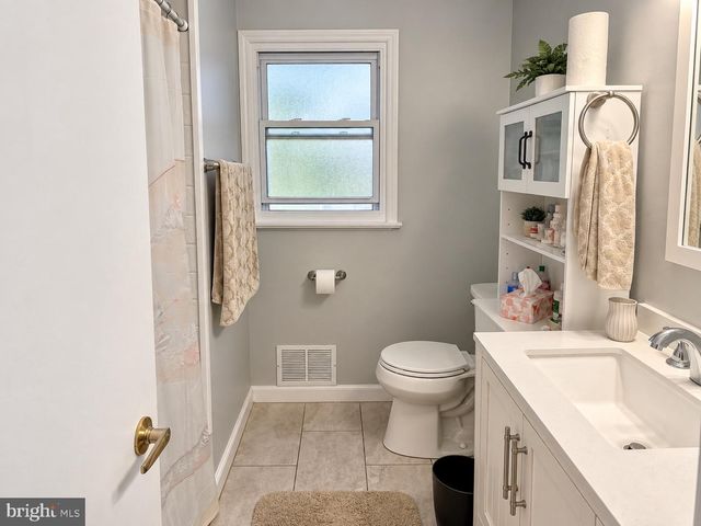506 GREEN VALLEY RD, Turnersville, NJ 08012