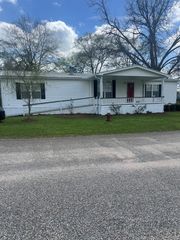 115 Geranium Cir, Midland City, AL 36350