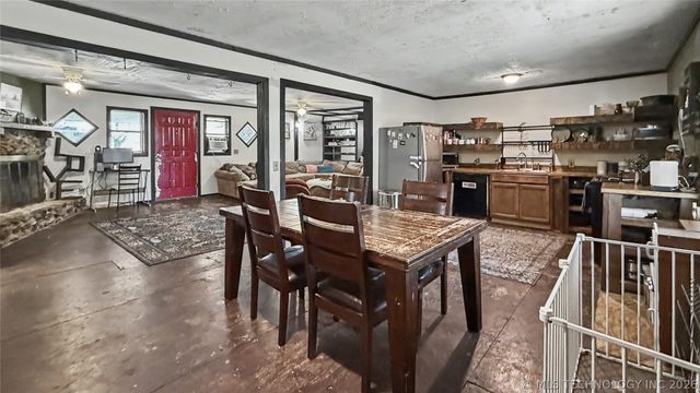 17371 N Bryant Road, Tahlequah, OK 74464