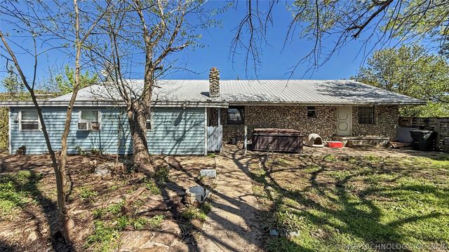 17371 N Bryant Road, Tahlequah, OK 74464