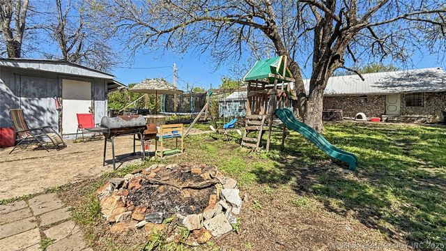 17371 N Bryant Road, Tahlequah, OK 74464