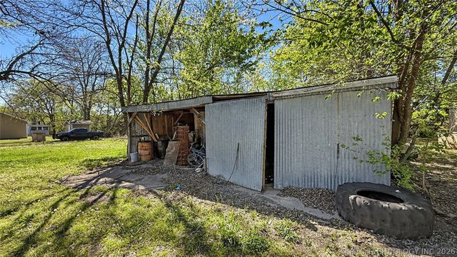 17371 N Bryant Road, Tahlequah, OK 74464