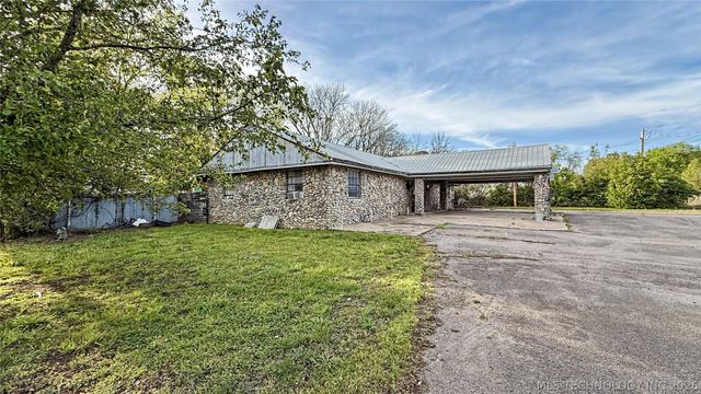 17371 N Bryant Road, Tahlequah, OK 74464