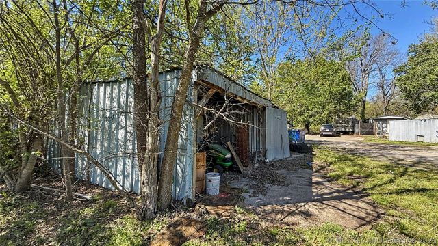 17371 N Bryant Road, Tahlequah, OK 74464