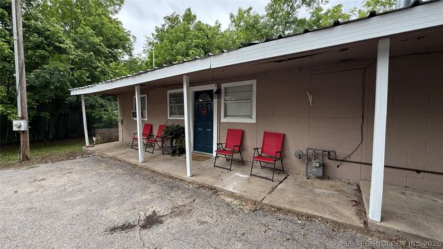 17371 N Bryant Road, Tahlequah, OK 74464