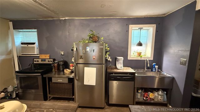 17371 N Bryant Road, Tahlequah, OK 74464