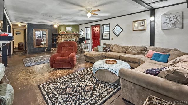 17371 N Bryant Road, Tahlequah, OK 74464