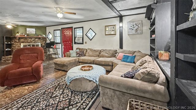 17371 N Bryant Road, Tahlequah, OK 74464