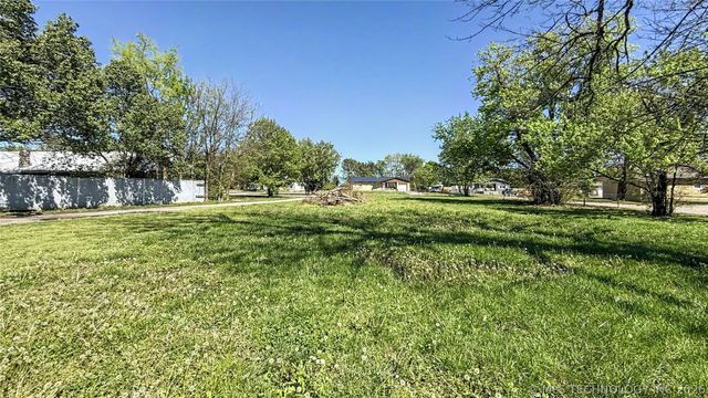 17371 N Bryant Road, Tahlequah, OK 74464