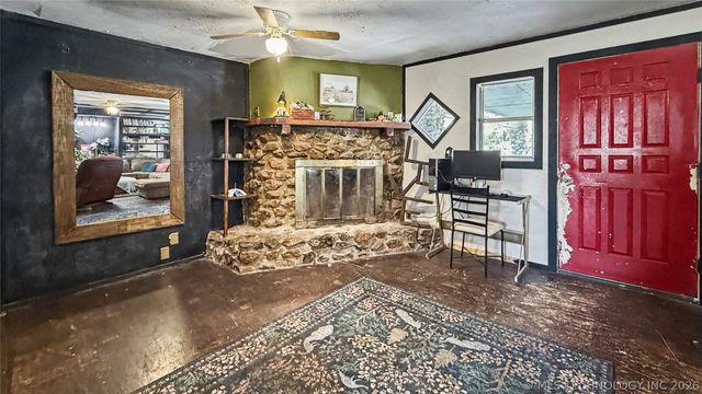 17371 N Bryant Road, Tahlequah, OK 74464