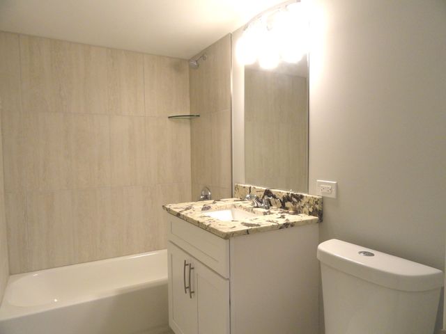 9907 W 58th Street 1, Countryside, IL 60525
