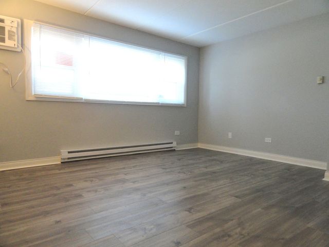 9907 W 58th Street 1, Countryside, IL 60525