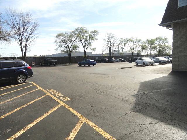 9907 W 58th Street 1, Countryside, IL 60525