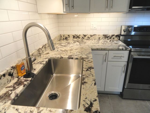 9907 W 58th Street 1, Countryside, IL 60525