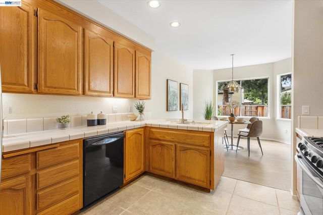 1273 Shell Circle, Clayton, CA 94517