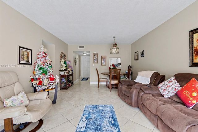 1000 Hillcrest Ct 214, Hollywood, FL 33021