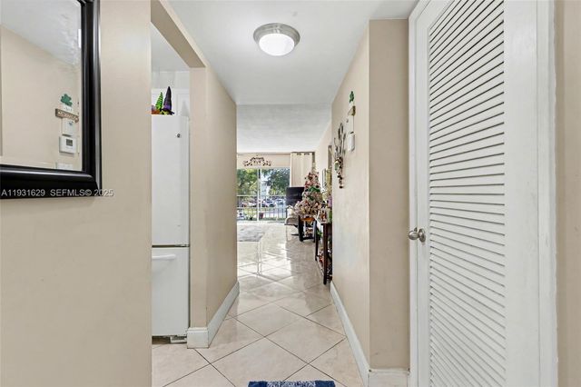1000 Hillcrest Ct 214, Hollywood, FL 33021