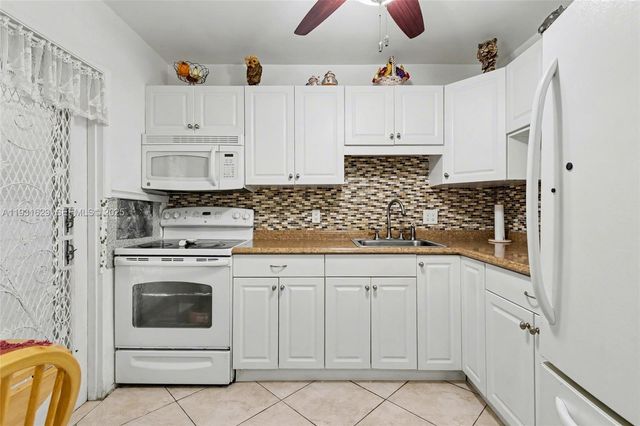 1000 Hillcrest Ct 214, Hollywood, FL 33021