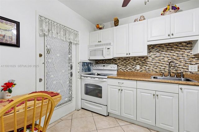 1000 Hillcrest Ct 214, Hollywood, FL 33021