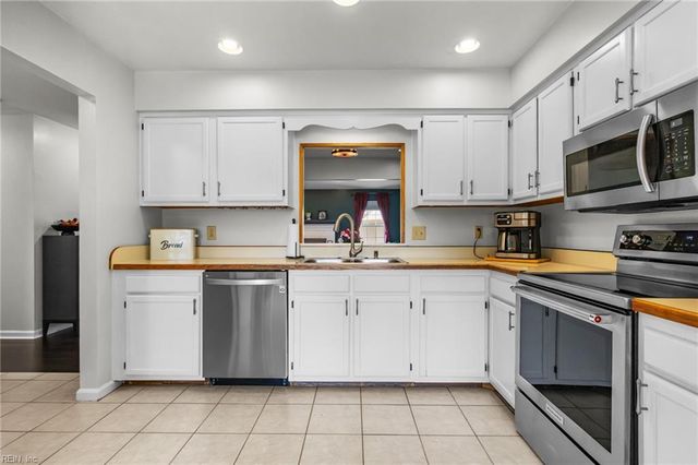1093 Elloree CT, Virginia Beach, VA 23464