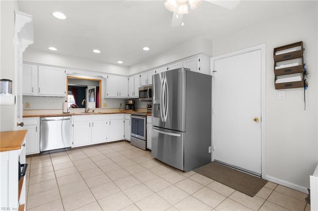 1093 Elloree CT, Virginia Beach, VA 23464