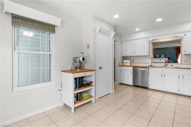 1093 Elloree CT, Virginia Beach, VA 23464