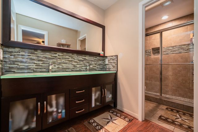 1413 S Main Street S, Lindale, TX 75771