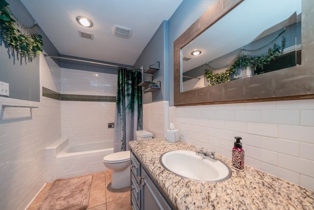 1413 S Main Street S, Lindale, TX 75771
