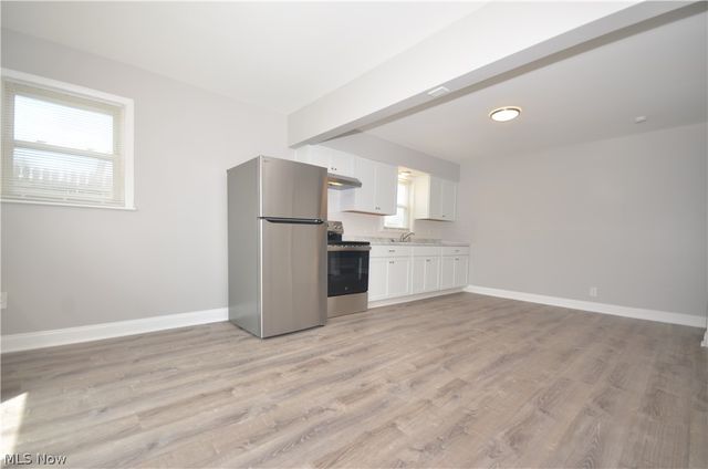 390 Morrison Avenue, Cuyahoga Falls, OH 44221