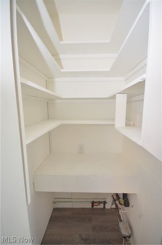 390 Morrison Avenue, Cuyahoga Falls, OH 44221