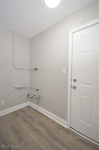 390 Morrison Avenue, Cuyahoga Falls, OH 44221