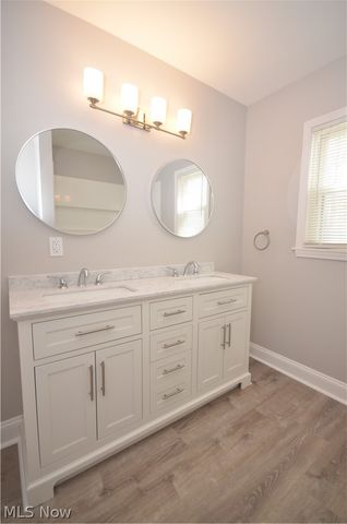 390 Morrison Avenue, Cuyahoga Falls, OH 44221