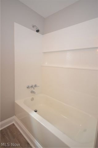 390 Morrison Avenue, Cuyahoga Falls, OH 44221