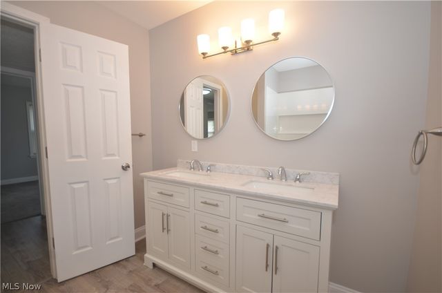 390 Morrison Avenue, Cuyahoga Falls, OH 44221