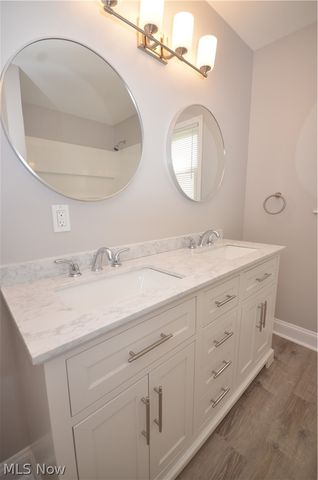 390 Morrison Avenue, Cuyahoga Falls, OH 44221