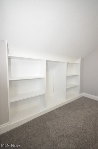 390 Morrison Avenue, Cuyahoga Falls, OH 44221