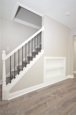 390 Morrison Avenue, Cuyahoga Falls, OH 44221