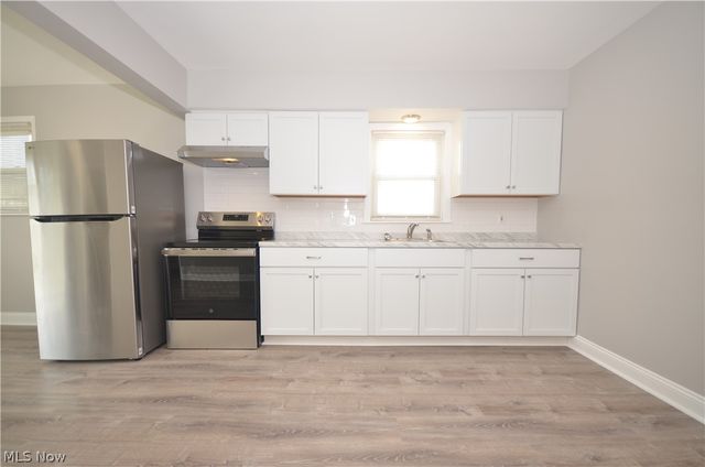 390 Morrison Avenue, Cuyahoga Falls, OH 44221