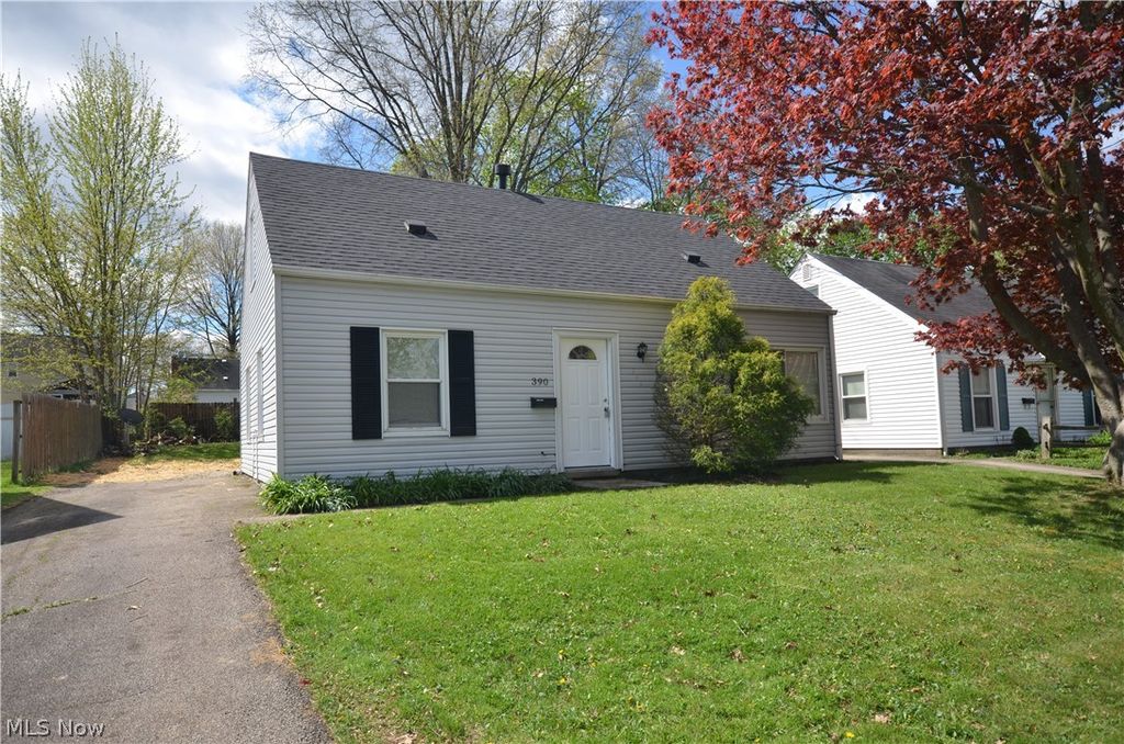 390 Morrison Avenue, Cuyahoga Falls, OH 44221