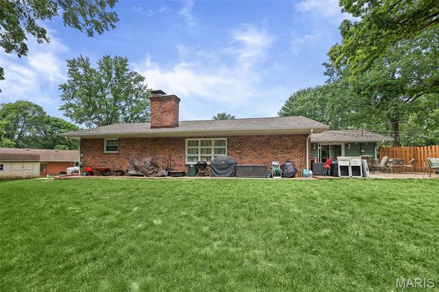 133 Country Club, Belleville, IL 62223