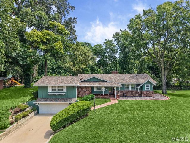 133 Country Club, Belleville, IL 62223