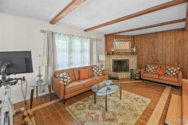133 Country Club, Belleville, IL 62223