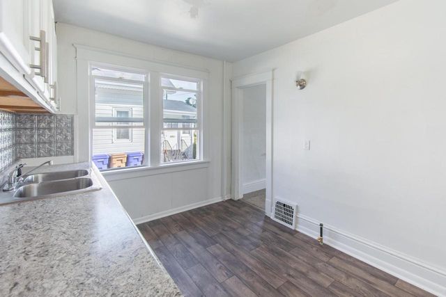 3916 10th AVENUE, Kenosha, WI 53140