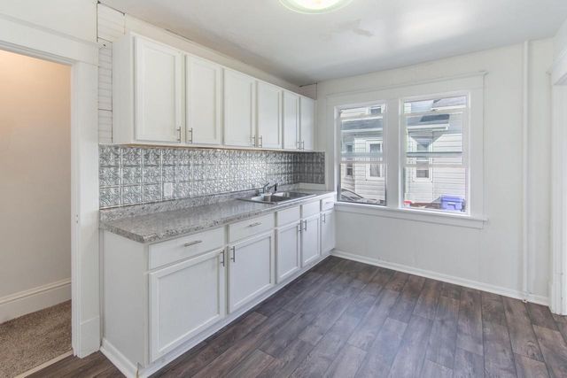 3916 10th AVENUE, Kenosha, WI 53140