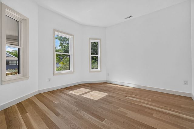 11 Morrison Ave, Somerville, MA 02144