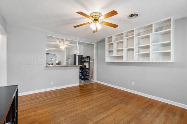 4236 SW 13TH Avenue, Amarillo, TX 79106