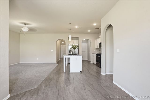 3563 E 143rd Court S, Bixby, OK 74008