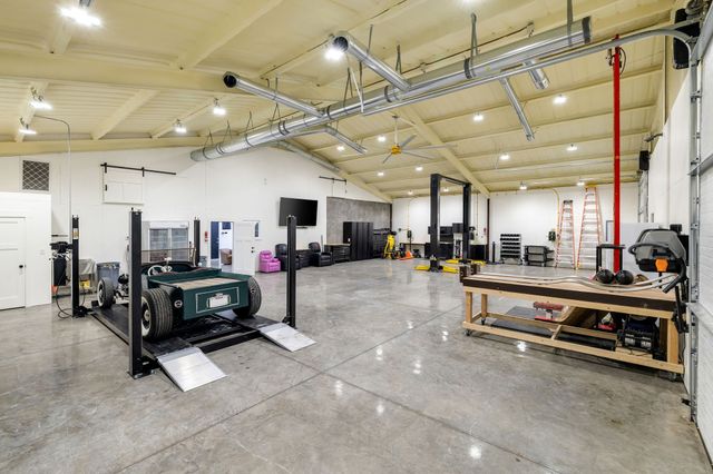 3179 County Road 3307, Greenville, TX 75402